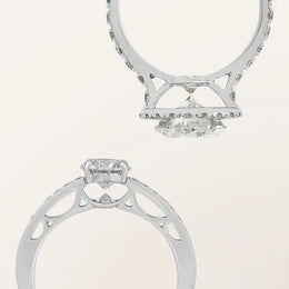 Deux bague de fiançailles Unity Diamonds se font face
